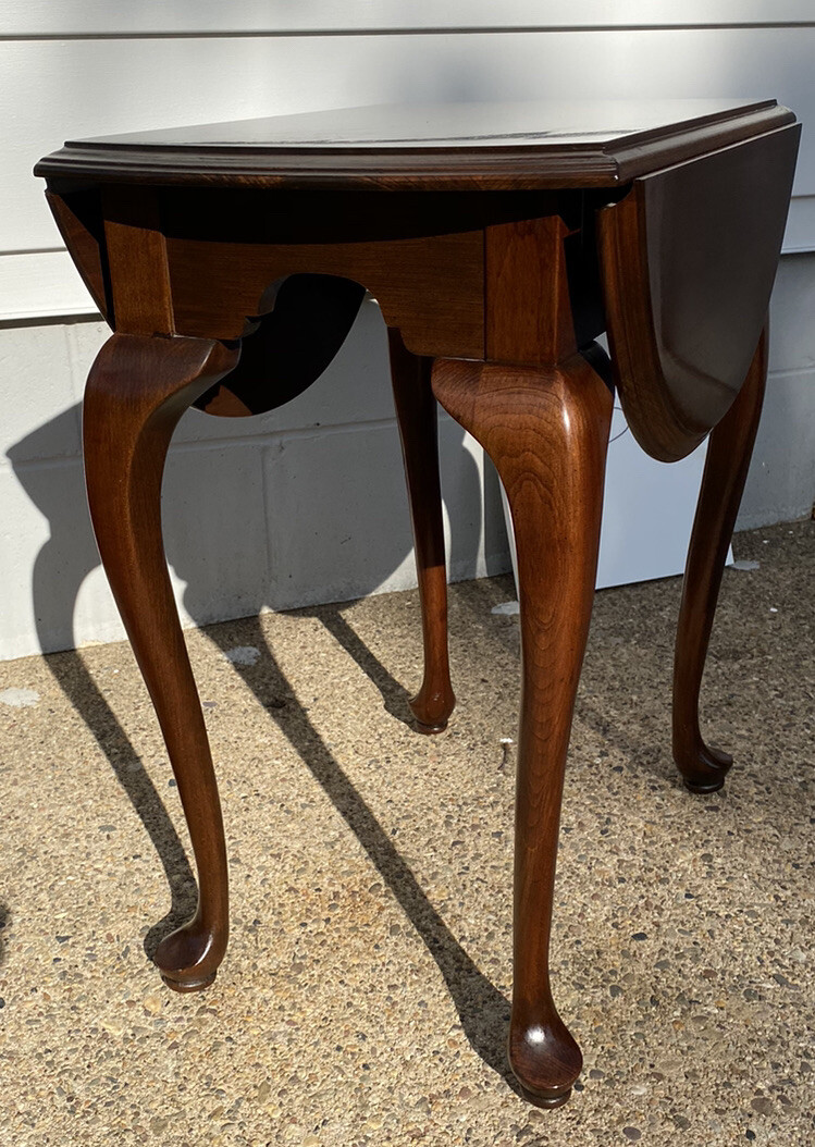 ETHAN ALLEN GEORGIAN COURT CHERRY QUEEN ANNE DROP LEAF END TABLE