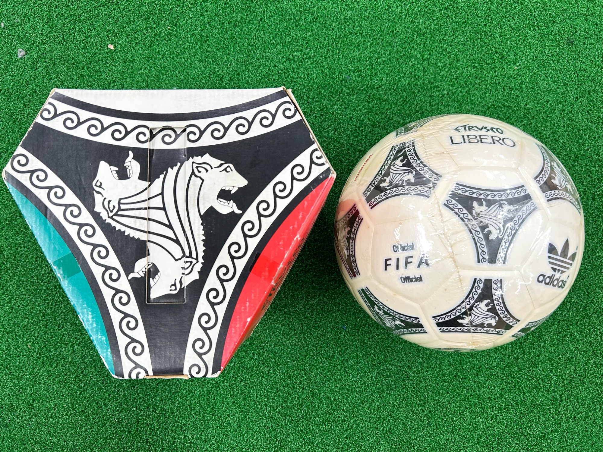 エトルスコ・ユニコ】35年前のイタリアで開催のFIFAワールドカップ公式