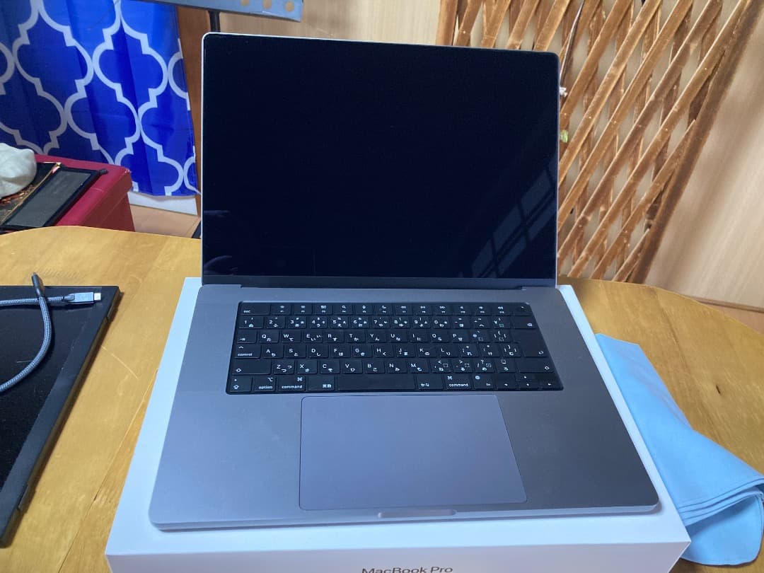 【画面不良】MacBook Pro M1MAX 32cGPU 32g 1T 落下して画面が映らなくなったMacbook pro 16インチ(M1) | Mac・iPhone